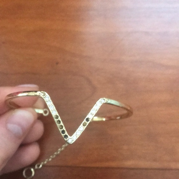 Victoria secret V bracelet. - Picture 4 of 4